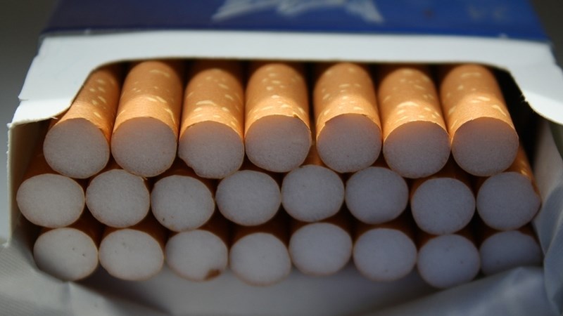 Six officers detained for allegedly smuggling cigarettes | News Article