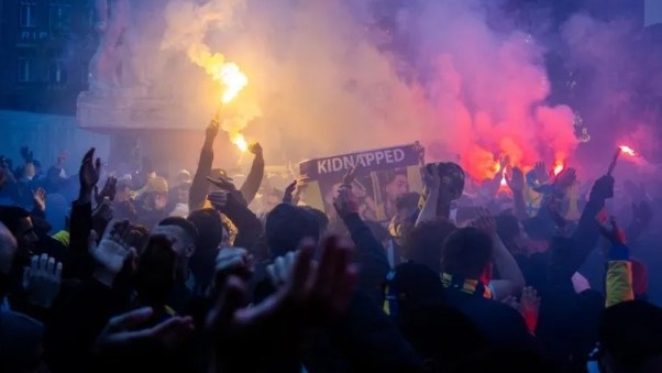 Israel stuur twee vliegtuie Amsterdam toe ná sokkergeweld Israel stuur twee vliegtuie Amsterdam toe ná sokkergeweld | News Article