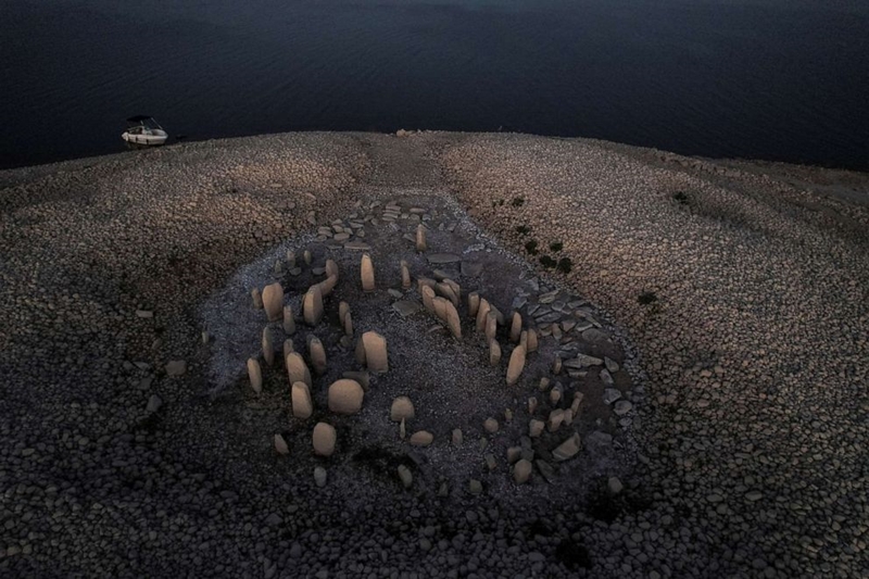 Weird Wide Web - Summer droughts reveals history | News Article