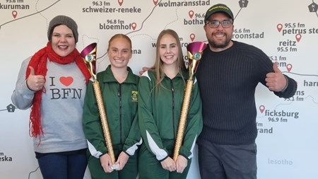 Mia van der Walt, Jané Rautenbach wave the SA flag at World Championships Mia van der Walt, Jané Rautenbach wave the SA flag at World Championships | News Article
