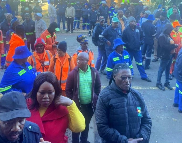 Kimberley-werkers staak oor arbeidsforum | News Article