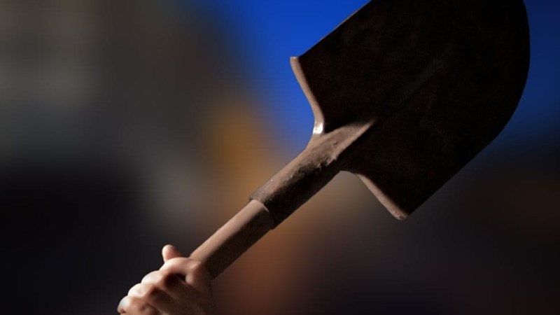 Man vermoor sy ma naby Mahikeng met graaf | News Article
