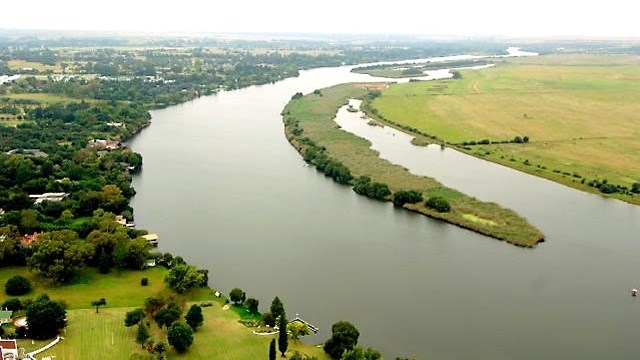 Minister vows to address Vaal River pollution | News Article