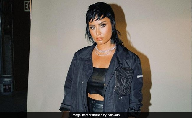 Weird Wide Web - Demi Lovato helps ghosts overcome trauma | News Article