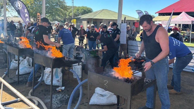 Tradisionele kuns van perdebeslaan kry nuwe lewe op Bloemskou Tradisionele kuns van perdebeslaan kry nuwe lewe op Bloemskou | News Article