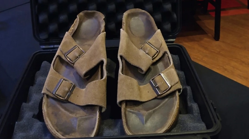 Steve Jobs' sandals auctioned for $200 000 | News Article