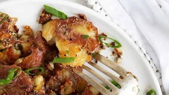 What's on the menu – Gekneusde aartappelslaai What's on the menu – Gekneusde aartappelslaai | News Article