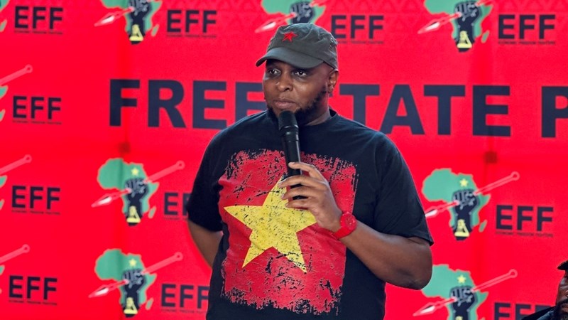Shivambu hang rooi baret op, sluit by MKP aan Shivambu hang rooi baret op, sluit by MKP aan | News Article