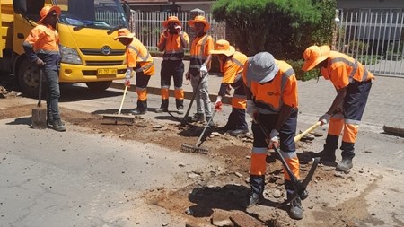 DA accuses ANC of fixing potholes 'just to buy votes' | News Article