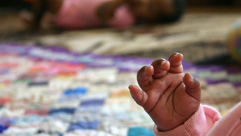 Newborn found abandoned on Free State road | News Article