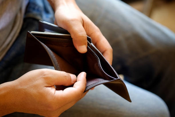 Hoe bestuur jy jou finansies met alles wat duurder word? | News Article