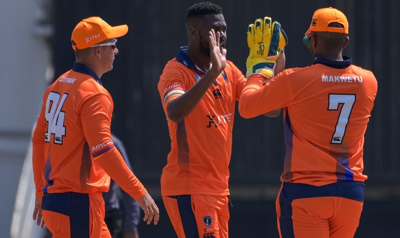 Sublime Rossouw steers the Knights to victory | News Article