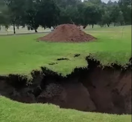 Kommer oor groter wordende sinkgat in Sentraal se sportveld – VIDEO | News Article