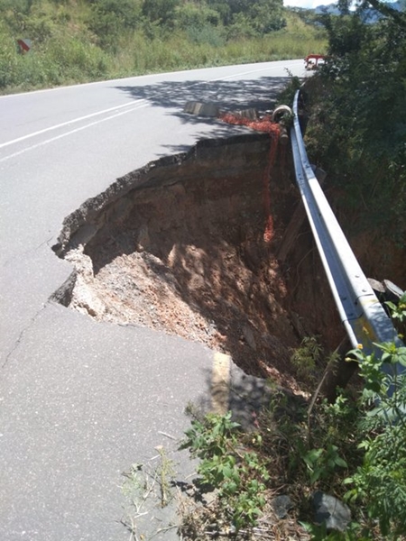 Sinkhole on R74 creating huge driving hazard | OFM