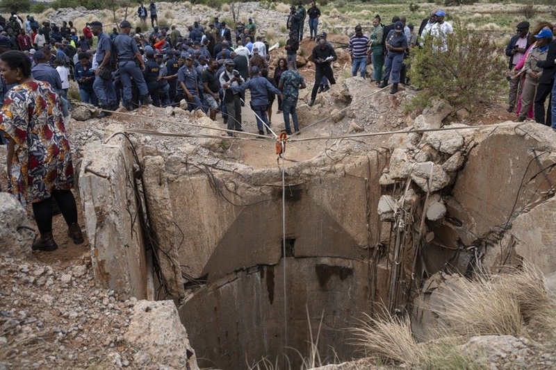 Stilfontein: Hoogste hof genader om regeringshulp aan zama-zamas af te dwing | News Article