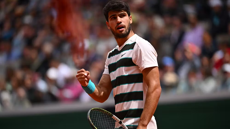 Sinner, Alcaraz, and Swiatek advance at Roland Garros Sinner, Alcaraz, and Swiatek advance at Roland Garros | News Article