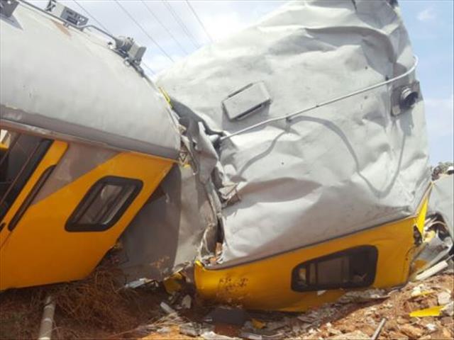 Two trains crash in Tembisa - one dead | News Article