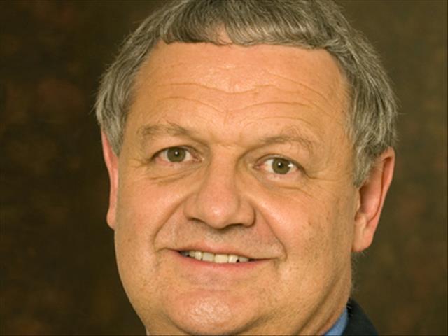 Mulder stepping down as FF Plus leader | News Article