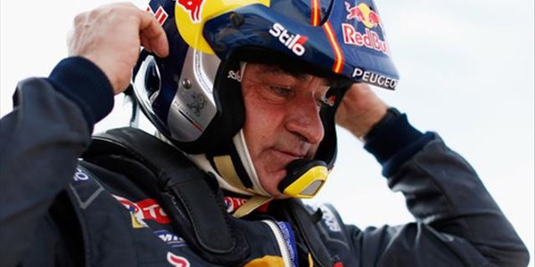 Sainz takes Dakar lead Giniel climbs | News Article