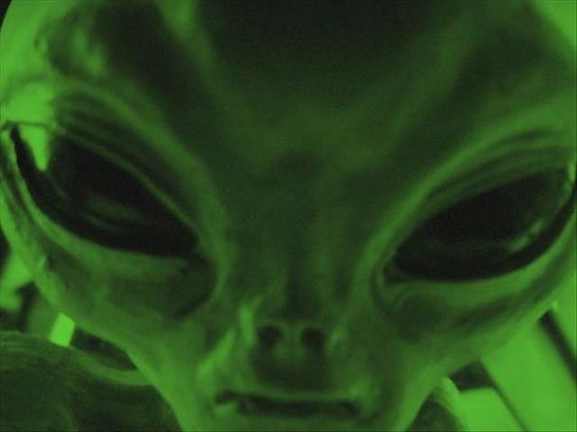 Green UFO spotted at Jeffreys Bay | News Article