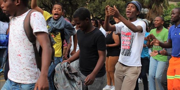 VIDEO: Fees Must Fall Idols - The Best of the protests | News Article