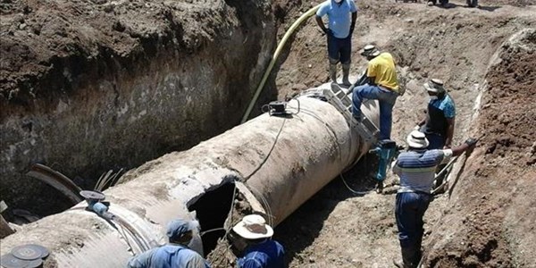 Derduisende Bloemfonteiners die naweek sonder water | News Article