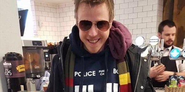 @LUNCH - Guy wears all his clothes to avoid paying easyJet baggage charge @LUNCH - Guy wears all his clothes to avoid paying easyJet baggage charge | News Article
