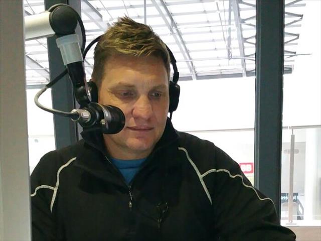 Cover Survival Kurt Darren vs Rihanna The Battle of Umbrella | News Article