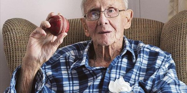 FS Cricket mourns passing of oldest Test cricketer, Lindsay Tuckett FS Cricket mourns passing of oldest Test cricketer, Lindsay Tuckett | News Article