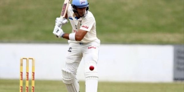 Defiant Erwee and Chetty keep Titans at bay | News Article