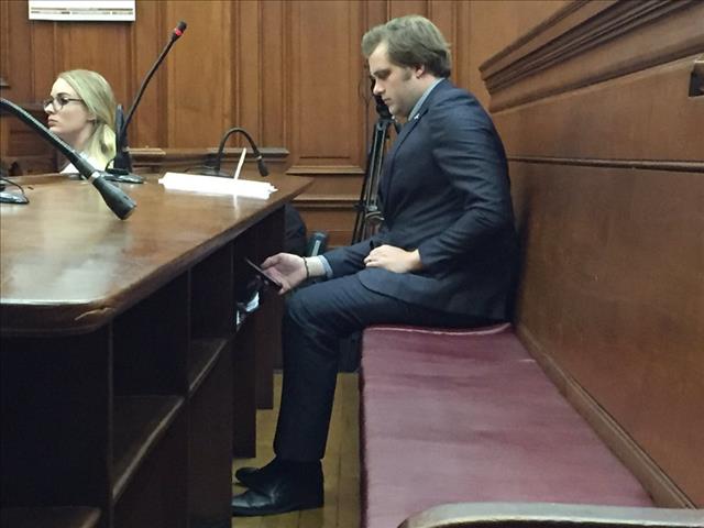 Van Breda faking his black-out is possible - neurosurgeon | News Article