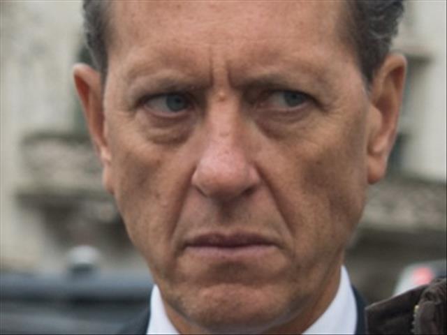 Richard E. Grant mugged while on holiday in Cape Town | News Article