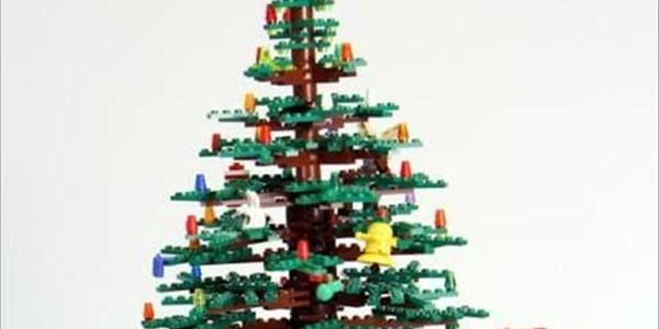 Want to build a Lego Christmas tree? Why not? | News Article