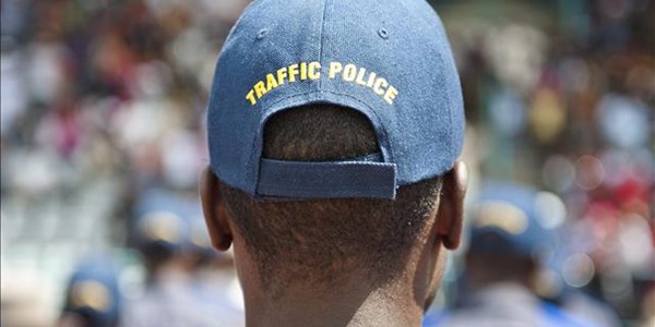 Traffic enforcers monitor traffic flow in Bfn | News Article