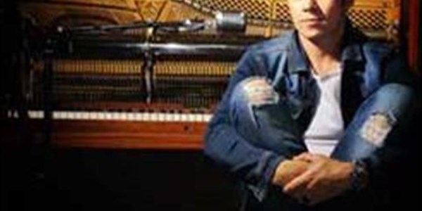 Vrystaat Kunstefees 2017 - Jak de Priester gesels oor 15 Jaar met Klavier en Kitaar | News Article