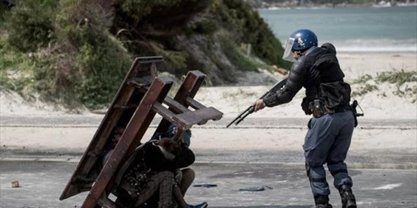 #FeesMustFall student activist helps family of shot Hout Bay teen #FeesMustFall student activist helps family of shot Hout Bay teen | News Article