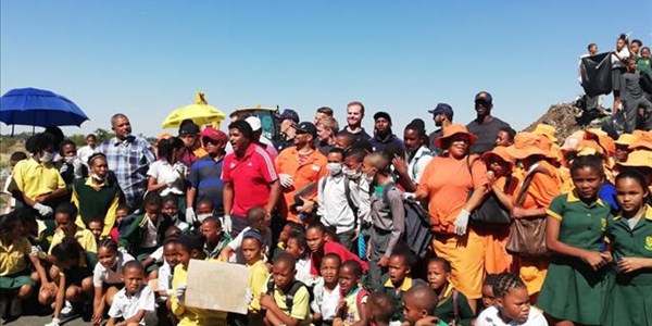 WATCH: #WasteStopsWithMe: Toyota Cheetahs, community clean up Heidedal | News Article