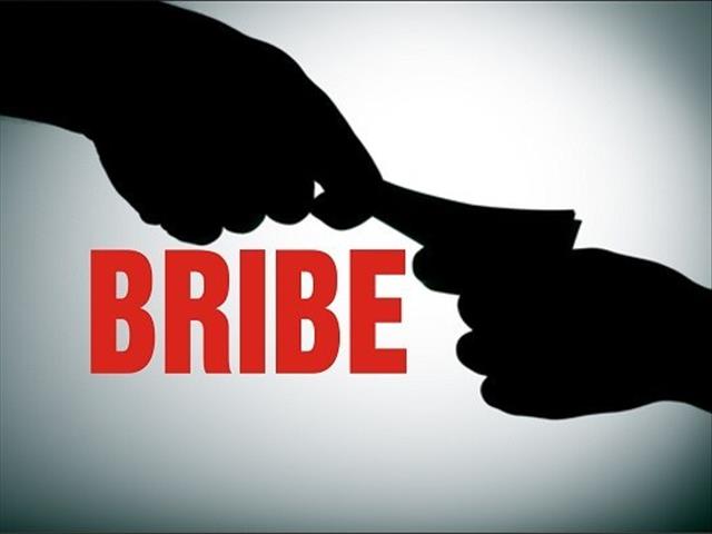 Seven NW traffic officials arrested for taking bribes | News Article