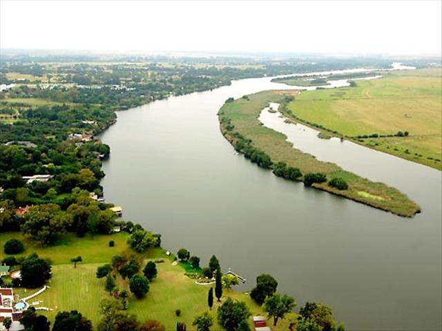 vaal river man drowns ofm