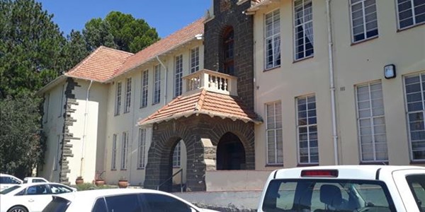 Valke slaan ook toe op VS Landboudepartement #FSGRaid #VredeDairy #StateCapture Valke slaan ook toe op VS Landboudepartement #FSGRaid #VredeDairy #StateCapture | News Article