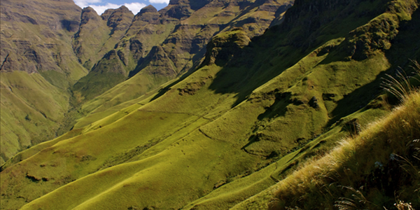 Bloemfontein local joins team to summit the Mafadi Peak Bloemfontein local joins team to summit the Mafadi Peak | News Article