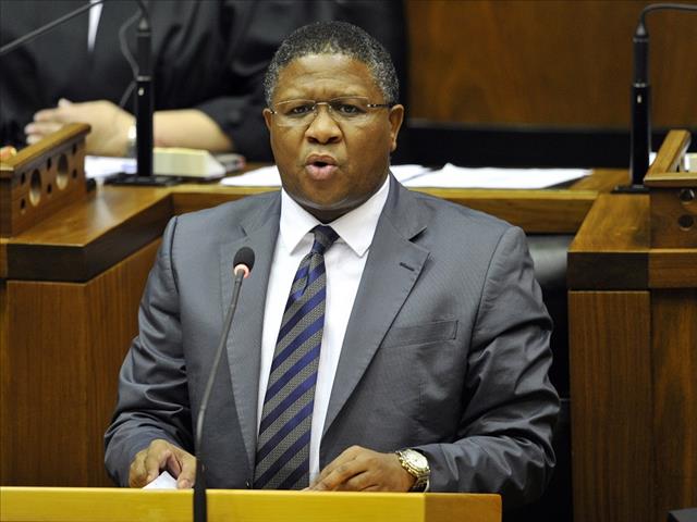 Mbalula to thank police for Marikana crackdown | News Article