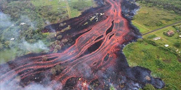 Man’s leg shattered by lava spatter in Hawaii | News Article