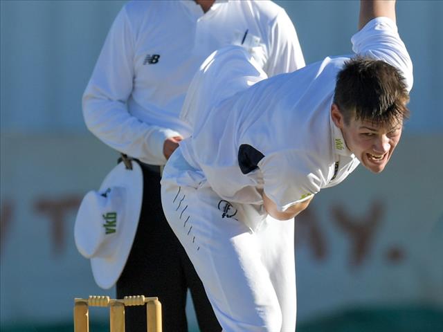Coetzee and Von Berg lead Knights to victory | News Article