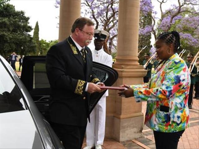 Incoming diplomats pledge support for Ramaphosa | News Article
