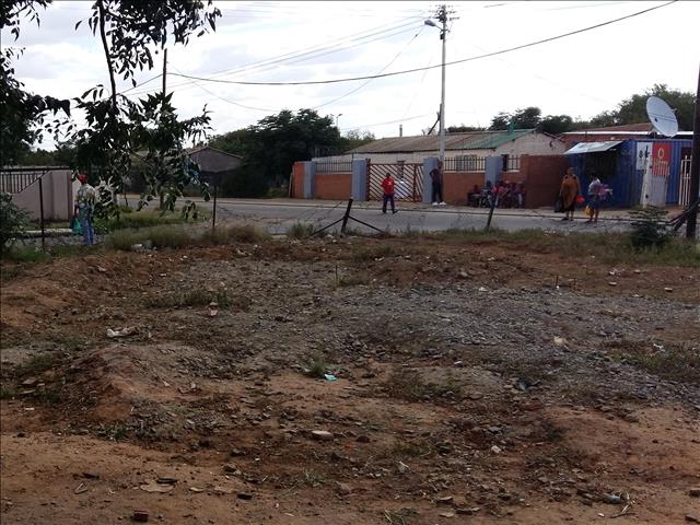 Forum in De Aar veg om HOP-huise terug te eis | News Article