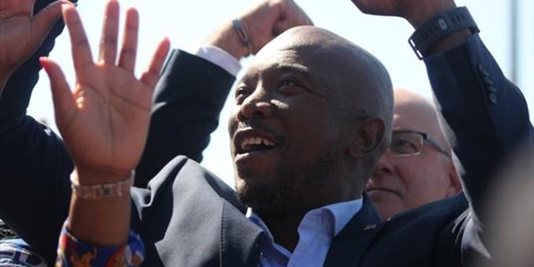 #BreakingNews: DA's Maimane resigns | News Article