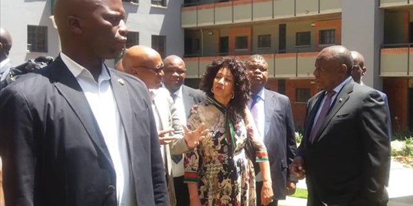 Mangaung housing beneficiaries sing praise after Ramaphosa’s visit Mangaung housing beneficiaries sing praise after Ramaphosa’s visit | News Article