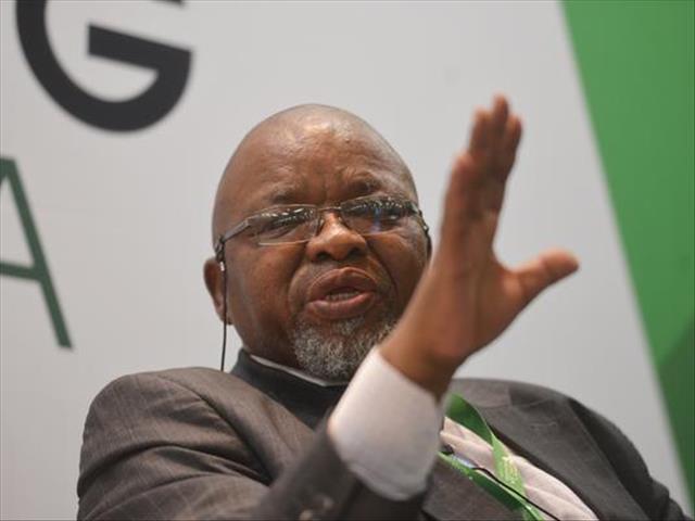 Mantashe in hot water amid 'affair' bribery allegations | News Article