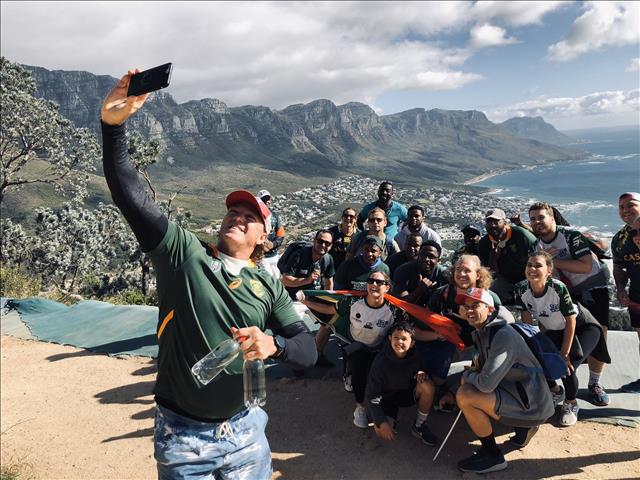 #StrongerTogether: Hikers in Cape Town wish Boks well | News Article